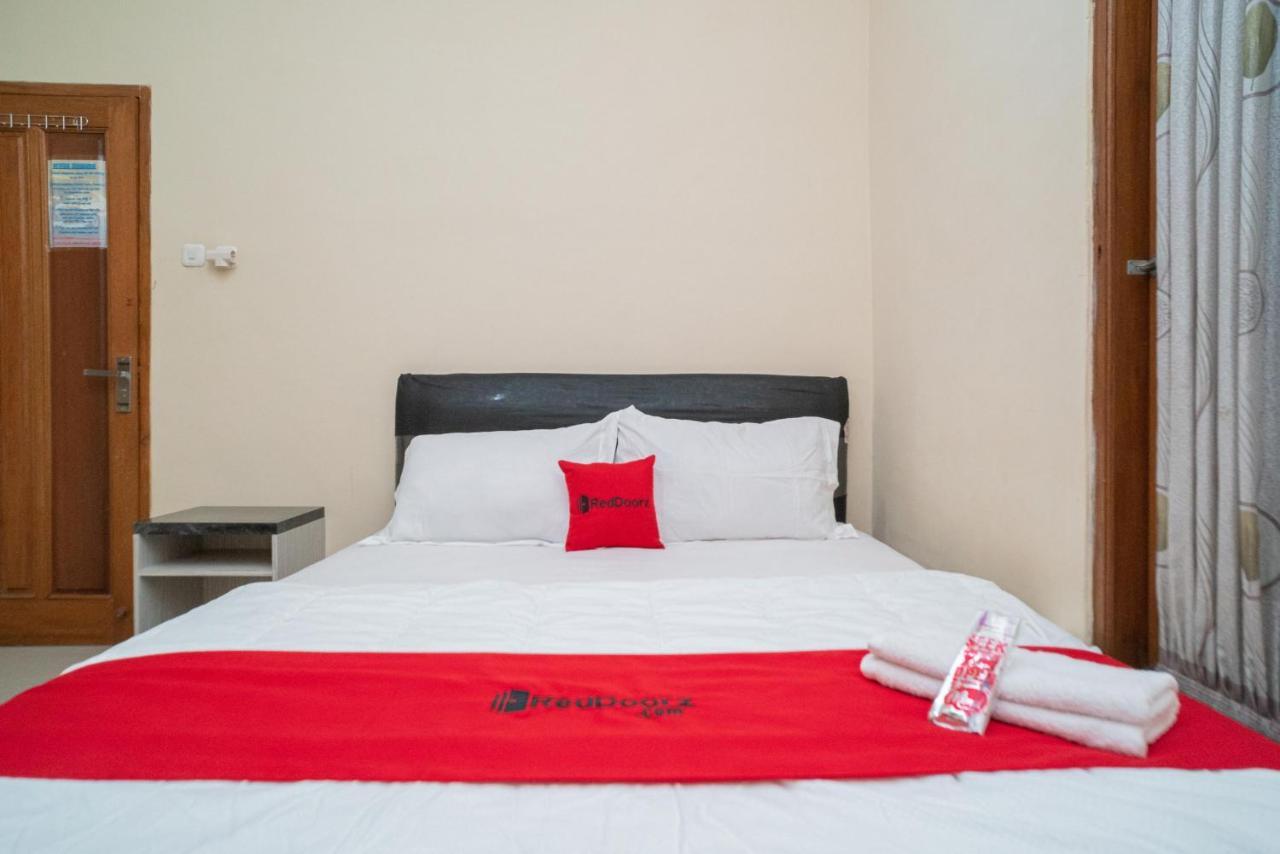 Reddoorz At Villa Akbar 3 Batu  Εξωτερικό φωτογραφία
