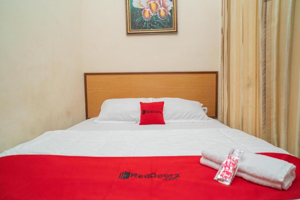 Reddoorz At Villa Akbar 3 Batu  Εξωτερικό φωτογραφία